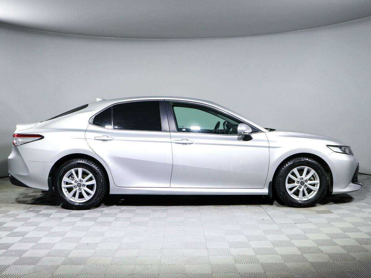 Toyota Camry с пробегом — 2020 год. Фото: #3