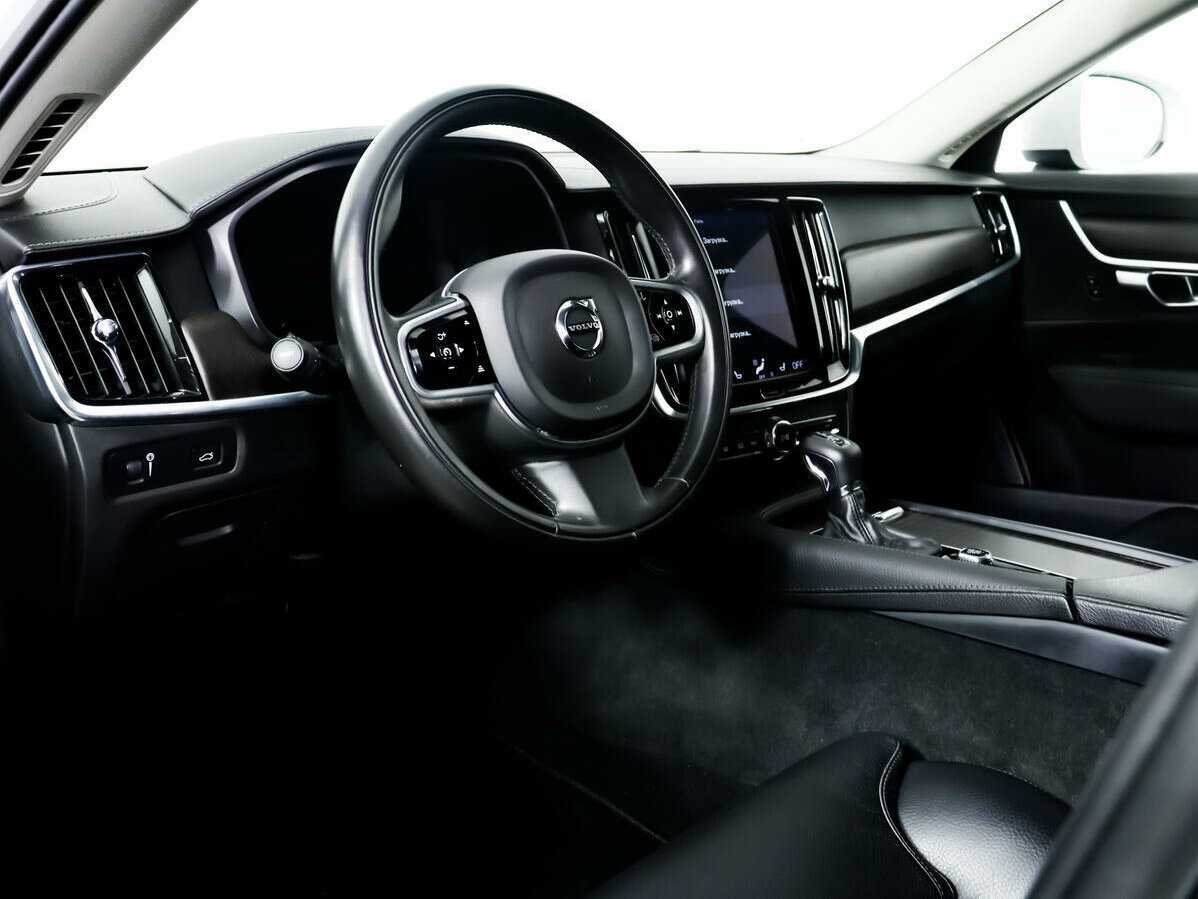 Volvo V90 Cross Country с пробегом — 2019 год. Фото: #12
