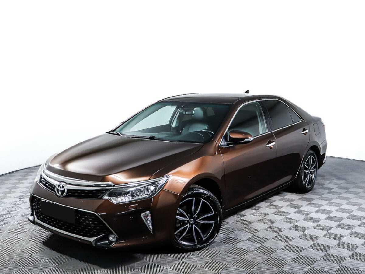 Toyota Camry с пробегом — 2017 год. Фото: #23