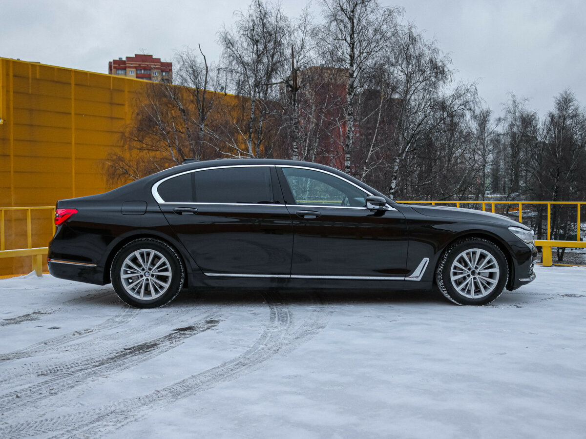 BMW 7 серии с пробегом — 2017 год. Фото: #2