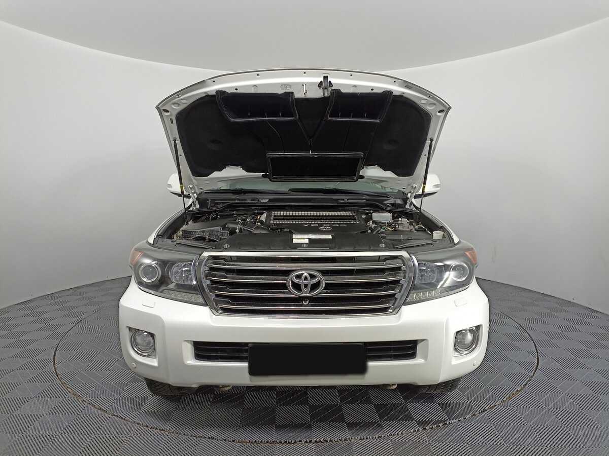 Toyota Land Cruiser с пробегом — 2015 год. Фото: #8