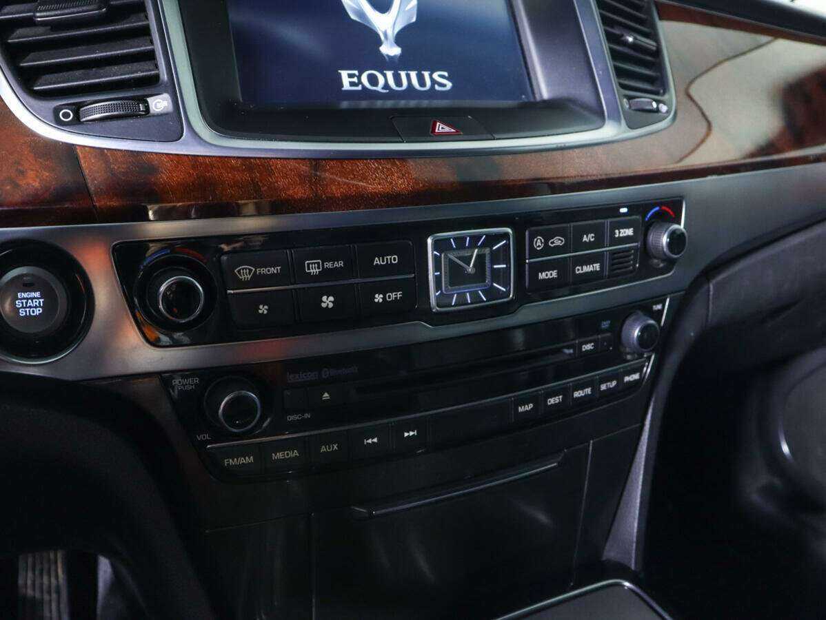 Hyundai Equus с пробегом — 2014 год. Фото: #21