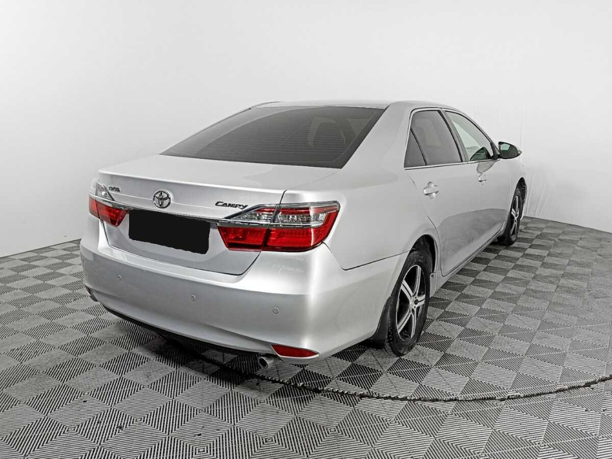 Toyota Camry с пробегом — 2015 год. Фото: #3