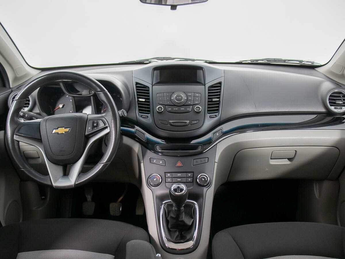 Chevrolet Orlando с пробегом — 2014 год. Фото: #12