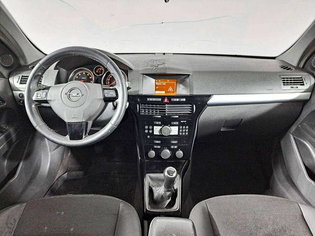 Opel Astra с пробегом — 2008 год. Фото: #11