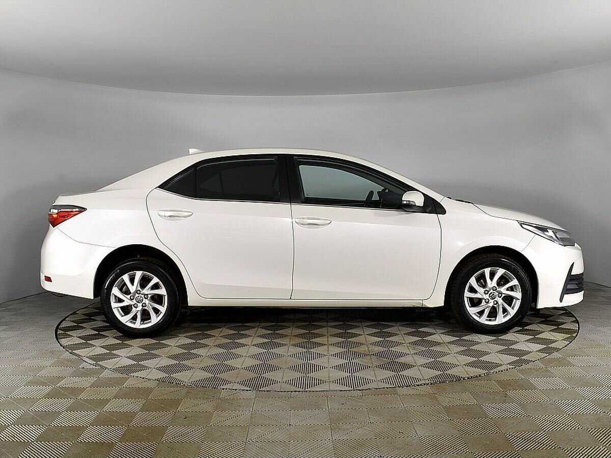 Toyota Corolla с пробегом — 2017 год. Фото: #4