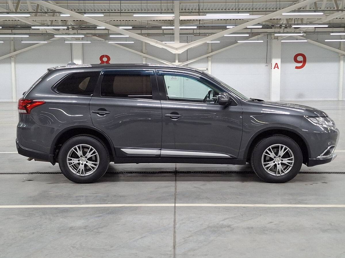 Mitsubishi Outlander с пробегом — 2015 год. Фото: #3