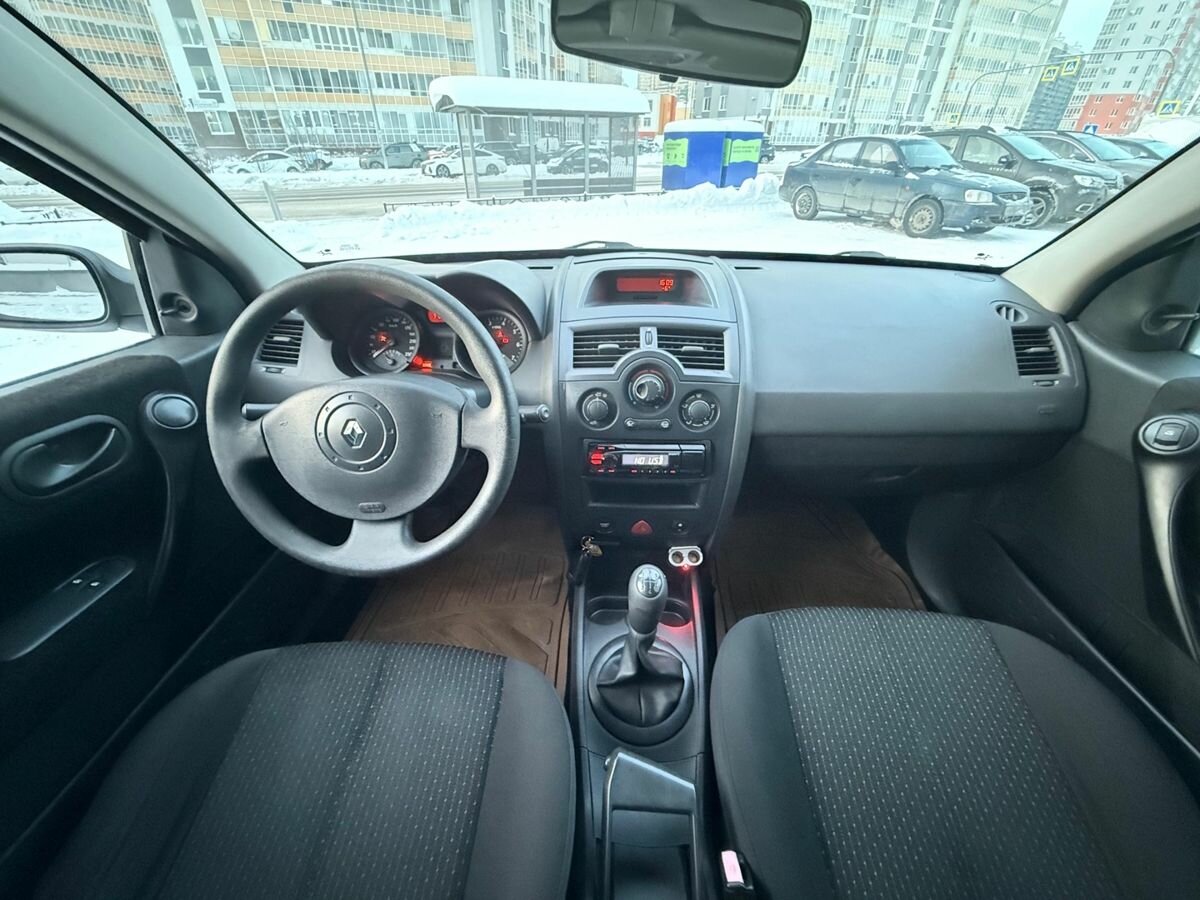 Renault Megane с пробегом — 2003 год. Фото: #4