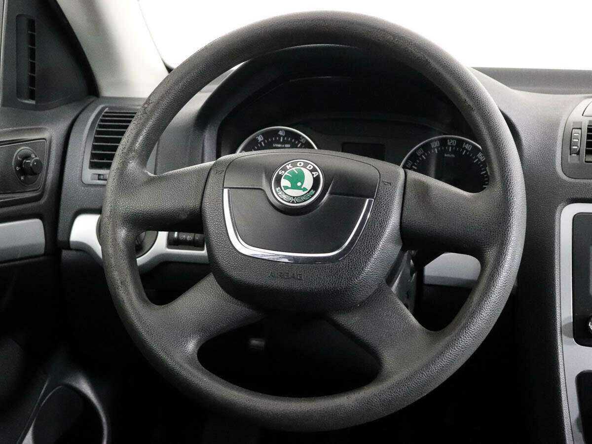 Skoda Octavia с пробегом — 2011 год. Фото: #11