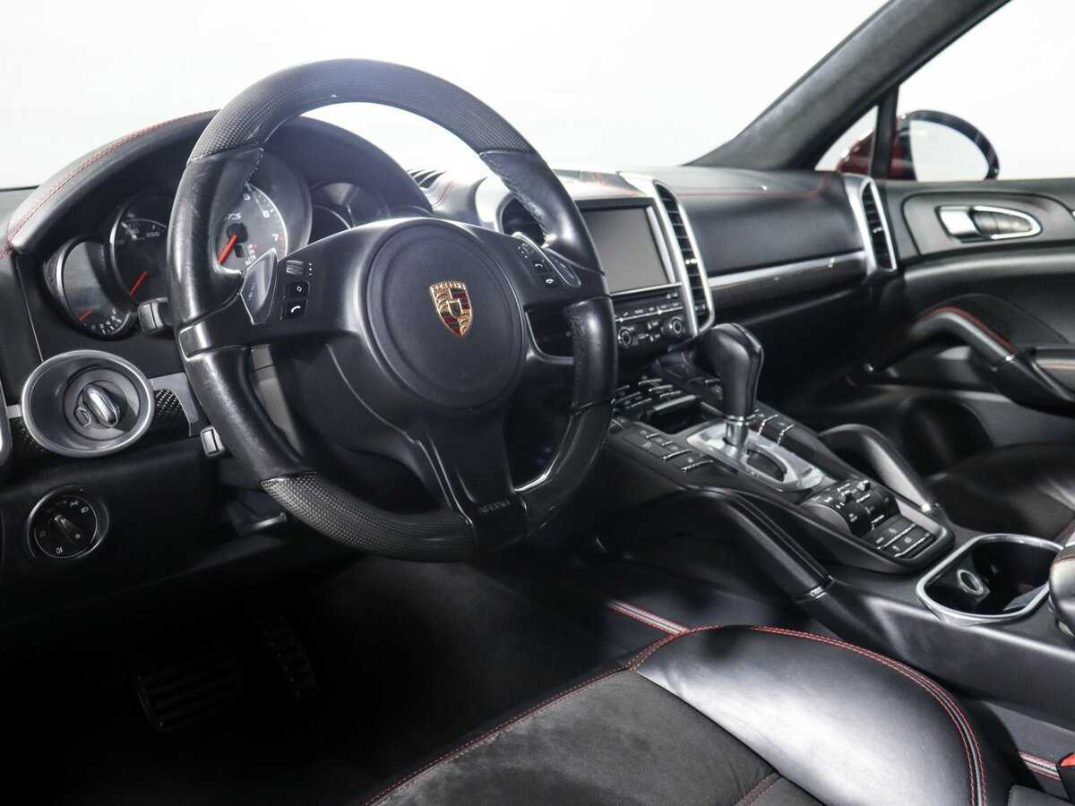 Porsche Cayenne с пробегом — 2013 год. Фото: #10