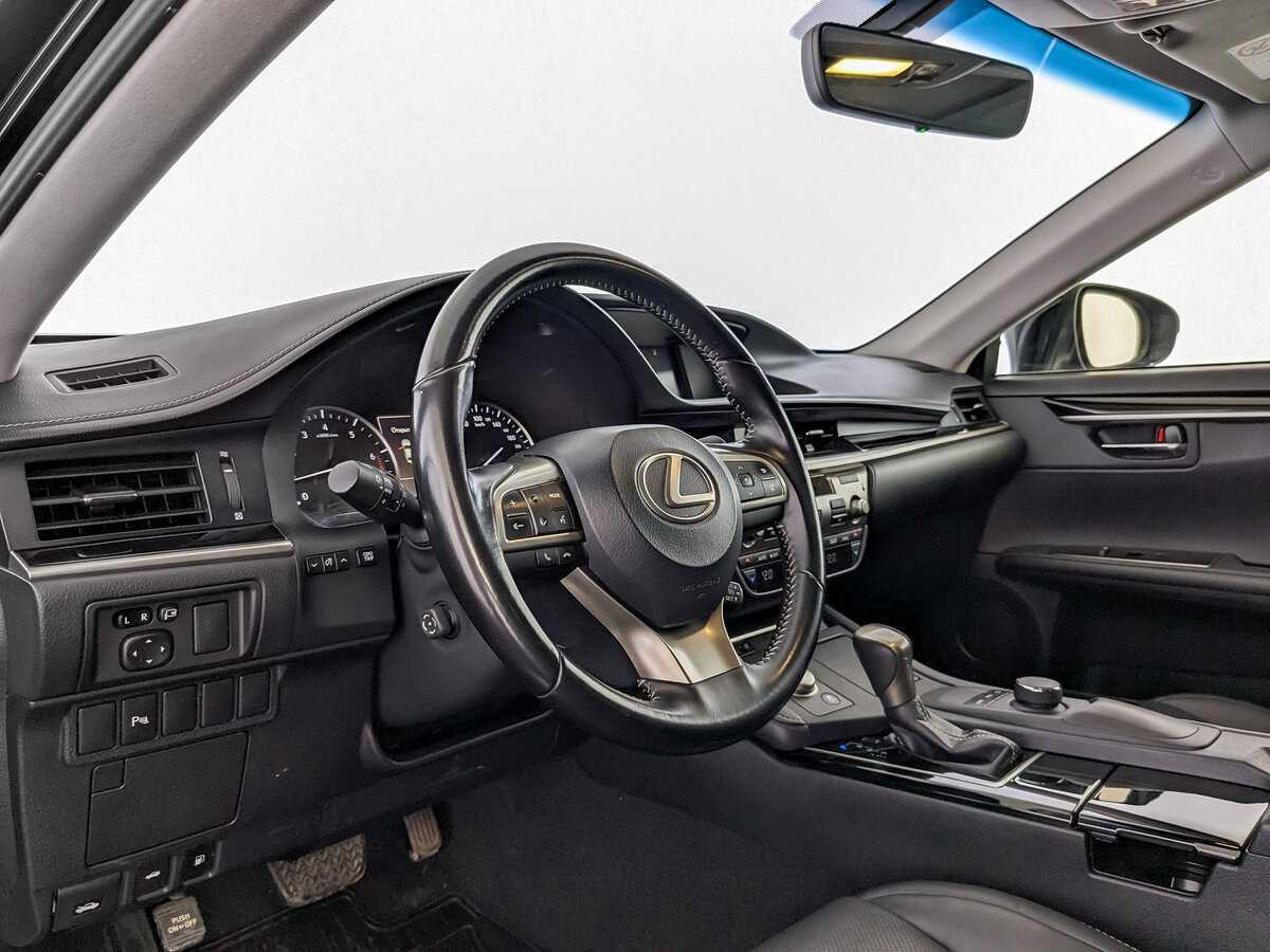 Lexus ES с пробегом — 2018 год. Фото: #13