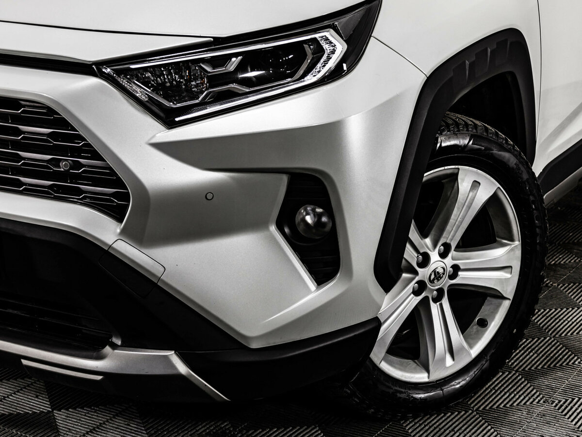 Toyota RAV4 с пробегом — 2022 год. Фото: #7