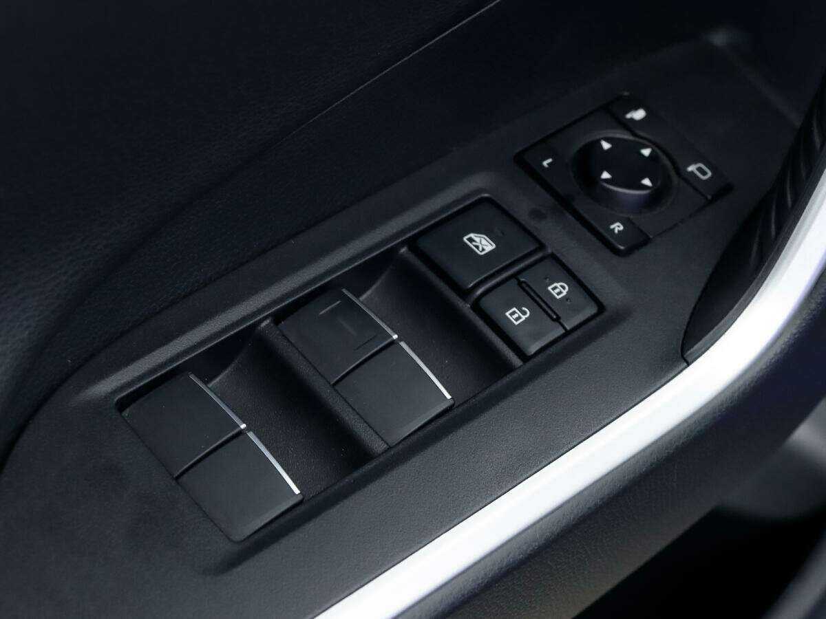Toyota RAV4 с пробегом — 2021 год. Фото: #11