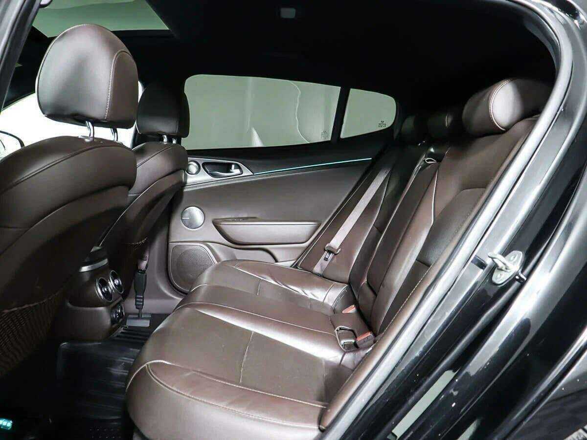Kia Stinger с пробегом — 2018 год. Фото: #13