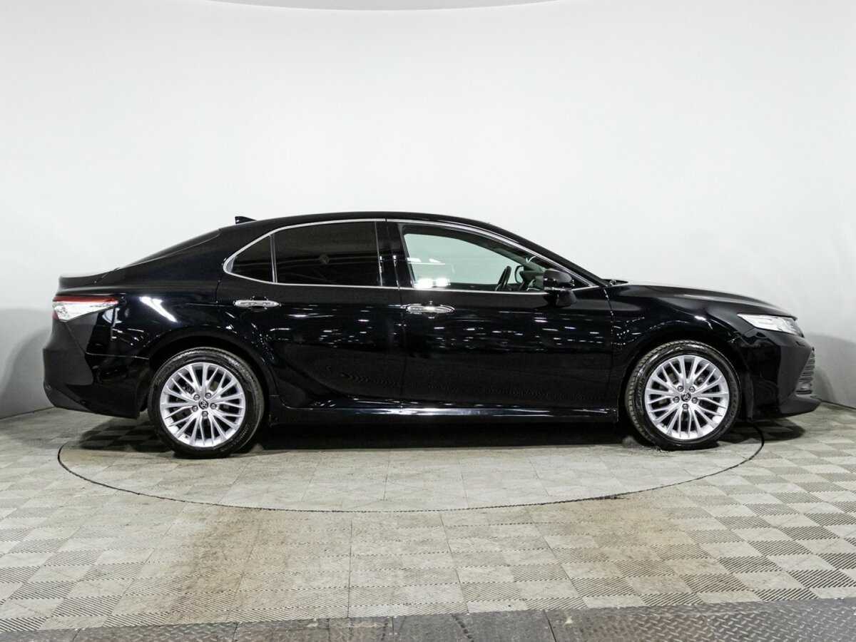 Toyota Camry с пробегом — 2020 год. Фото: #3