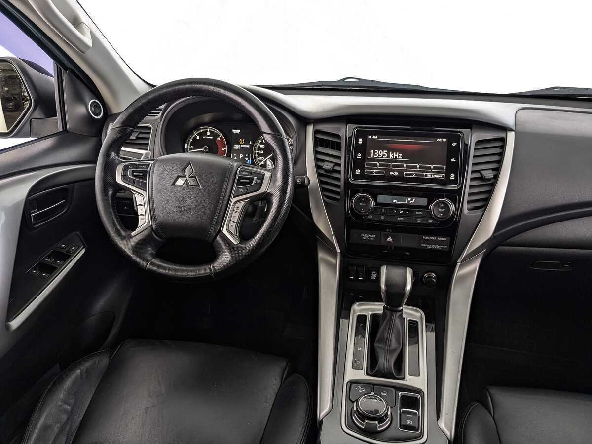 Mitsubishi Pajero Sport с пробегом — 2018 год. Фото: #22