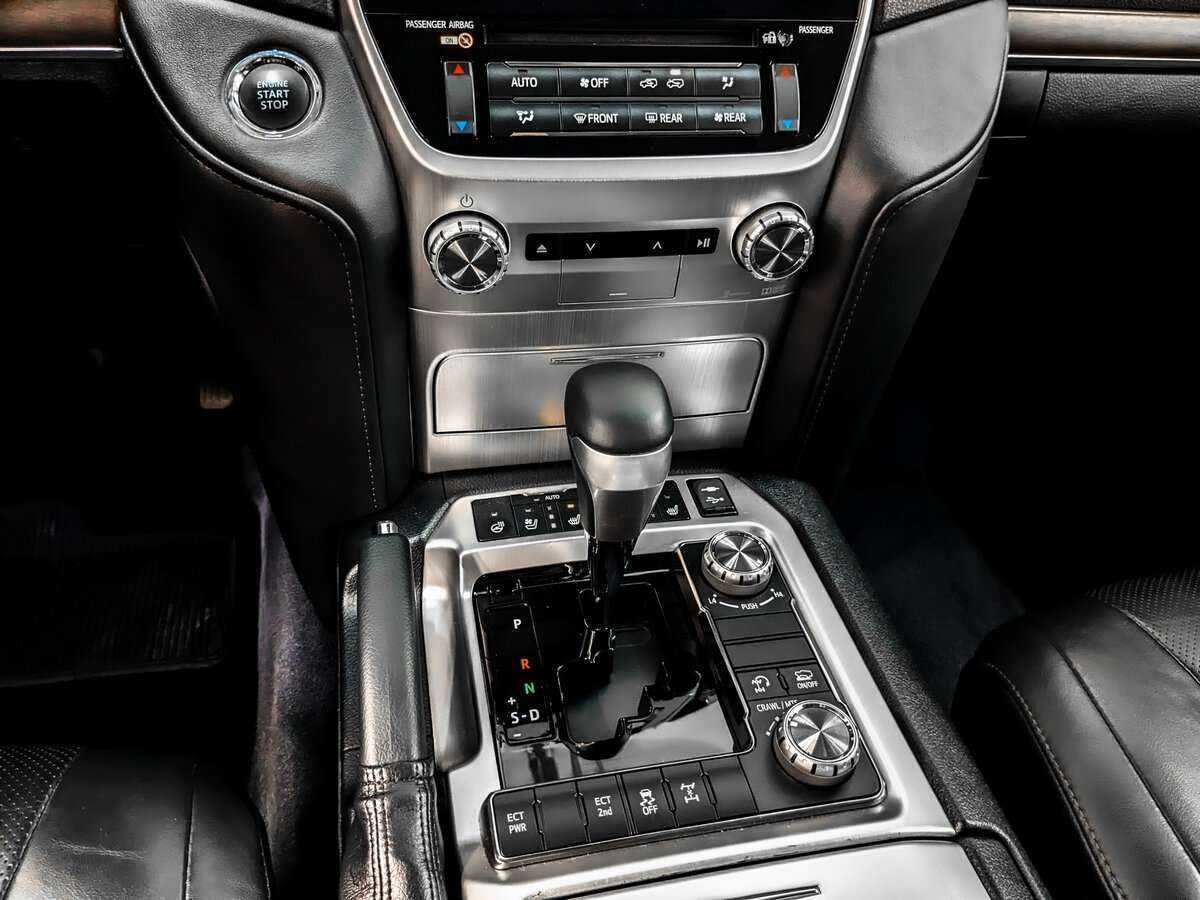Toyota Land Cruiser с пробегом — 2017 год. Фото: #19