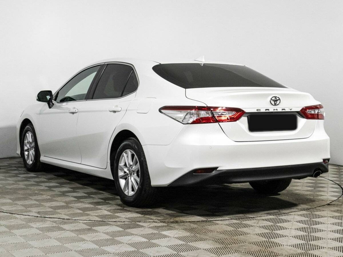 Toyota Camry с пробегом — 2020 год. Фото: #6