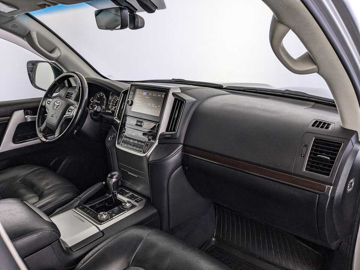 Toyota Land Cruiser с пробегом — 2018 год. Фото: #8