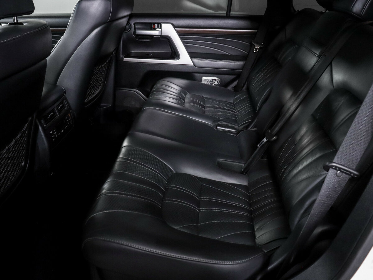 Toyota Land Cruiser с пробегом — 2019 год. Фото: #9