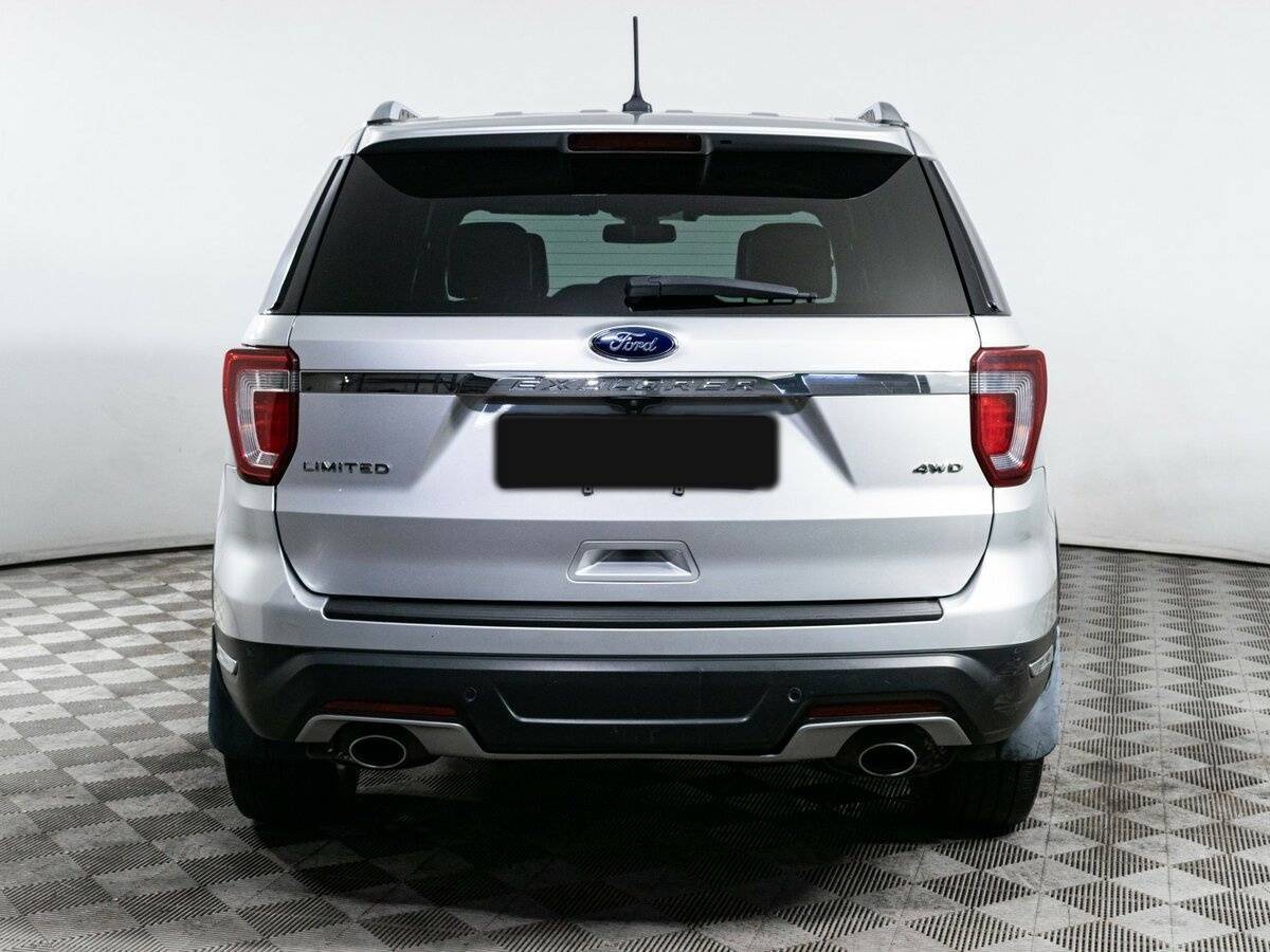 Ford Explorer с пробегом — 2018 год. Фото: #5