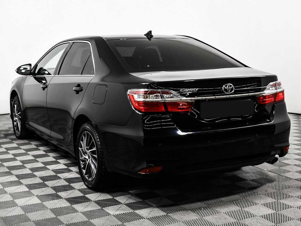 Toyota Camry с пробегом — 2018 год. Фото: #6