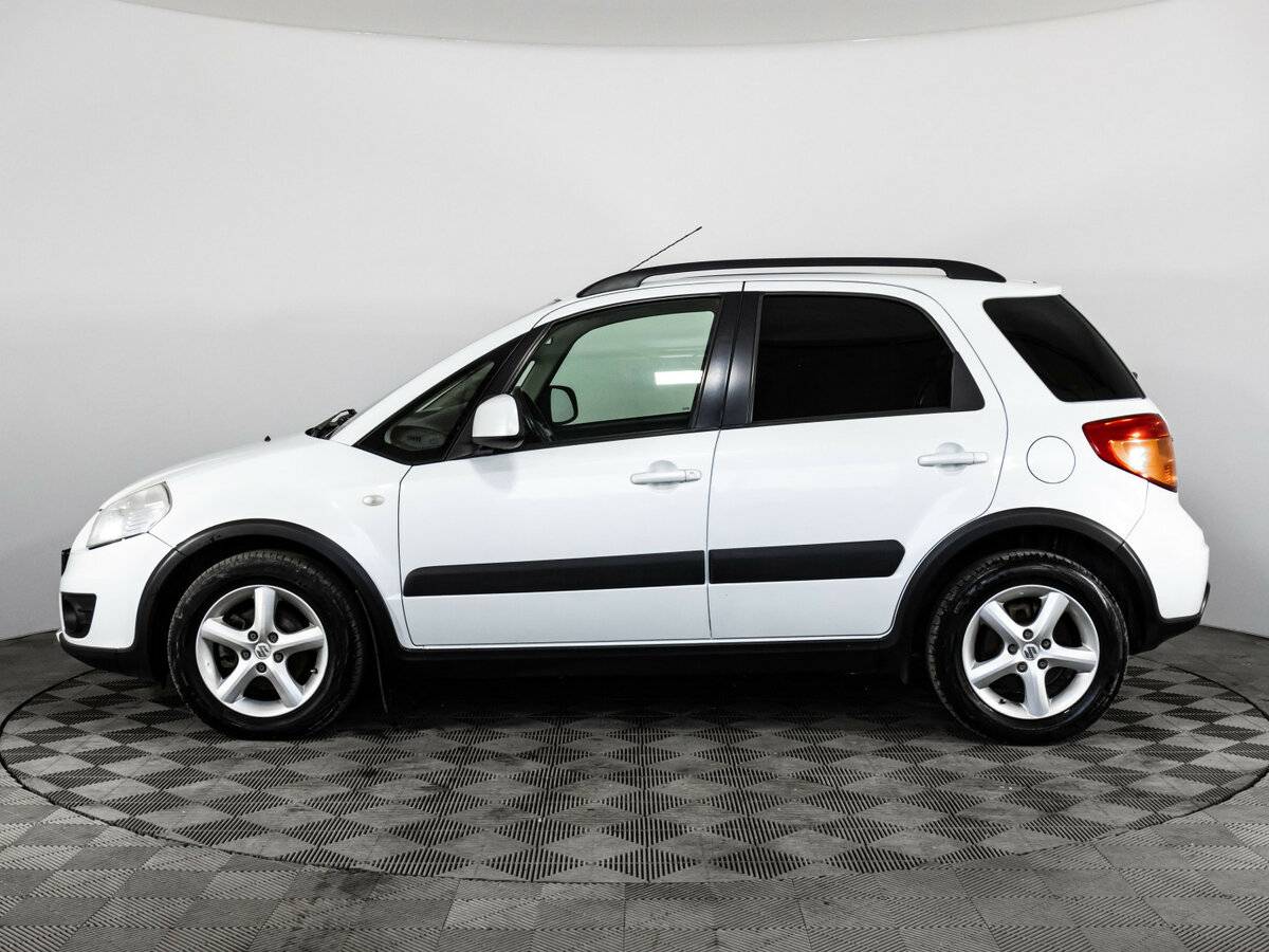 Suzuki SX4 с пробегом — 2012 год. Фото: #7