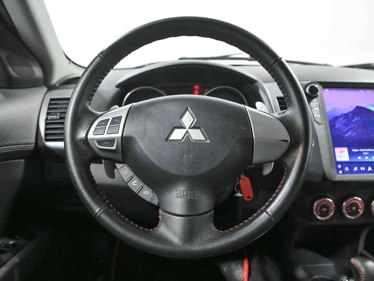 Mitsubishi Outlander с пробегом — 2011 год. Фото: #7