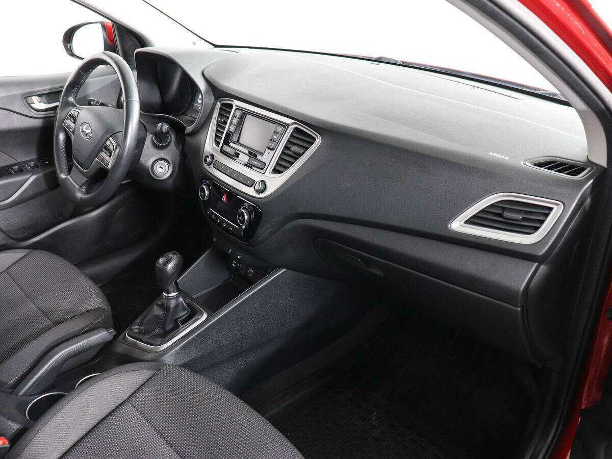Hyundai Solaris с пробегом — 2019 год. Фото: #5