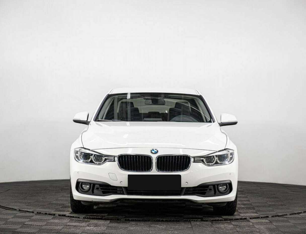 BMW 3 серии с пробегом — 2015 год. Фото: #1