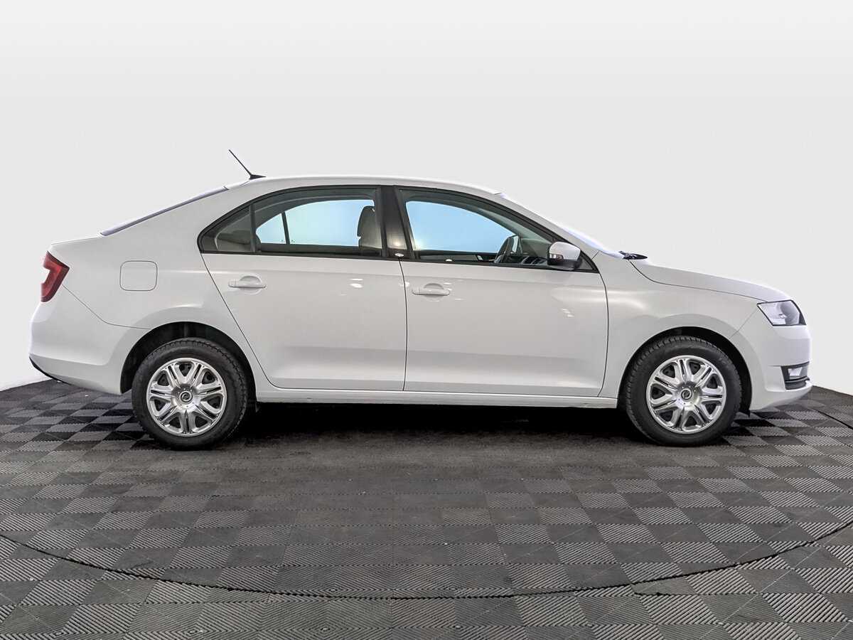 Skoda Rapid с пробегом — 2019 год. Фото: #3