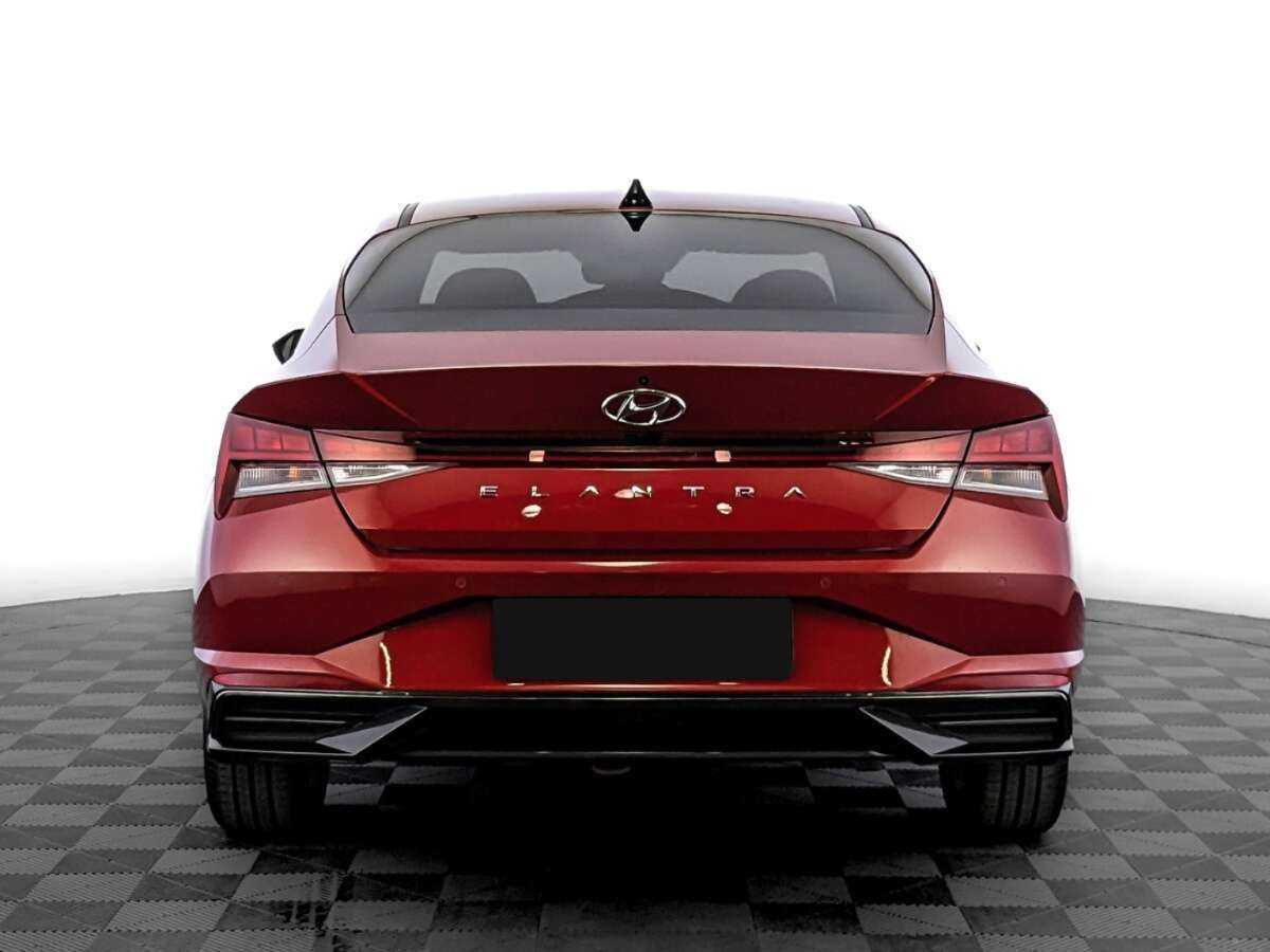 Hyundai Elantra с пробегом — 2022 год. Фото: #5