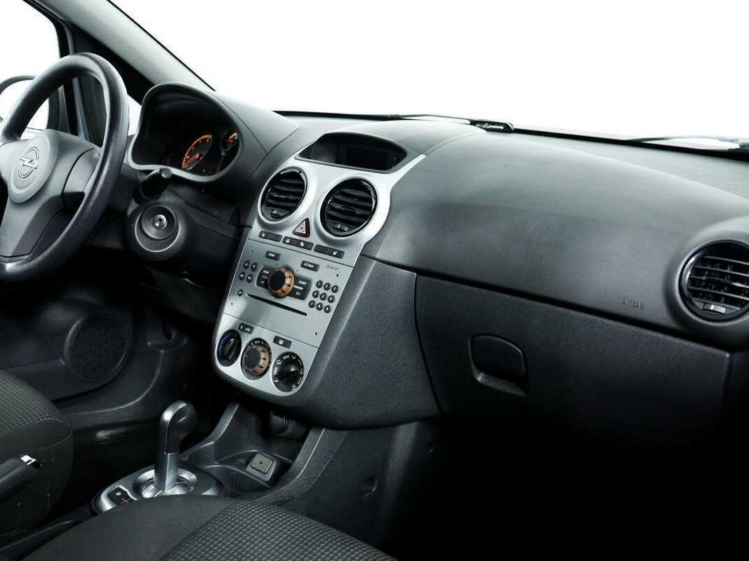 Opel Corsa с пробегом — 2011 год. Фото: #8
