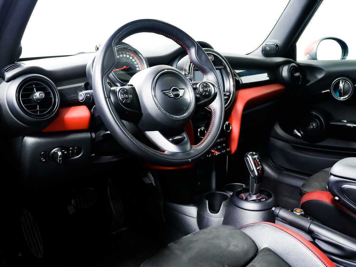 Mini Hatch с пробегом — 2018 год. Фото: #12