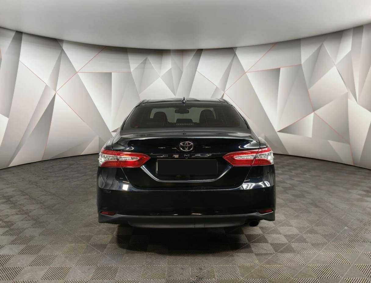 Toyota Camry с пробегом — 2020 год. Фото: #6