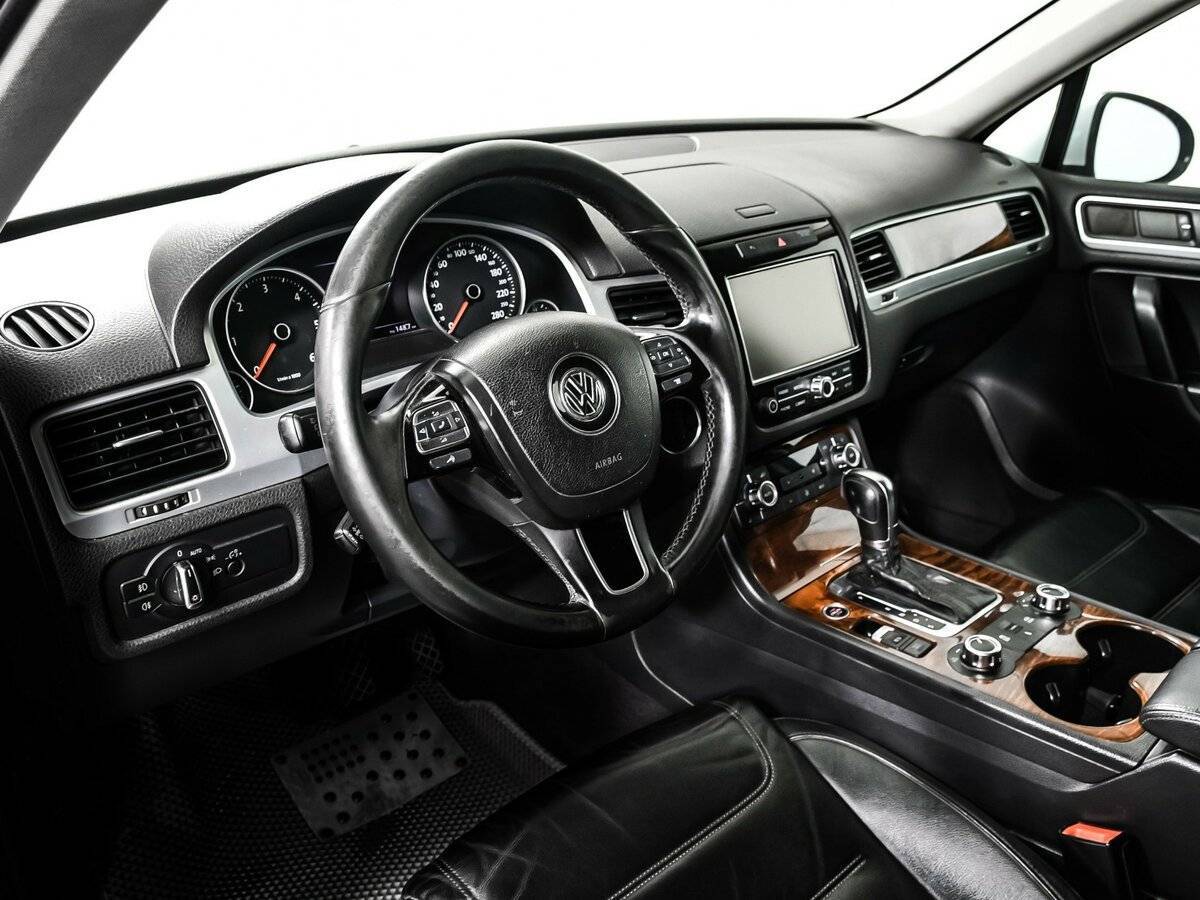 Volkswagen Touareg с пробегом — 2011 год. Фото: #12