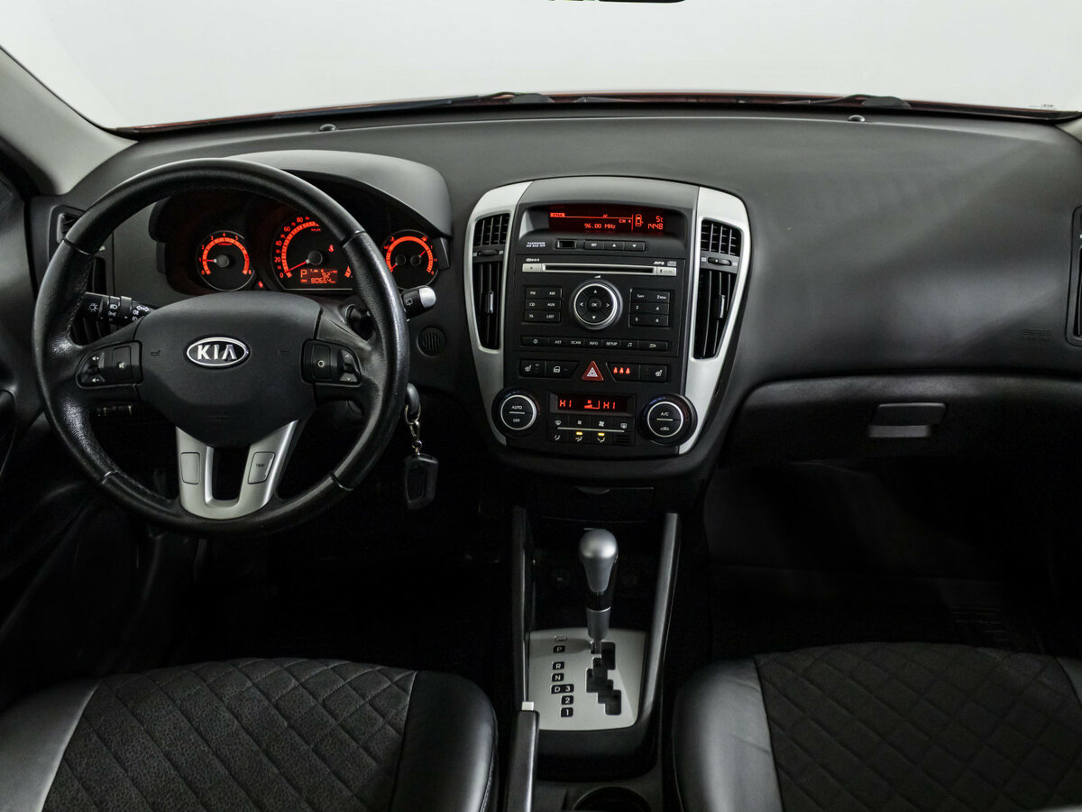 Kia Ceed с пробегом — 2011 год. Фото: #10