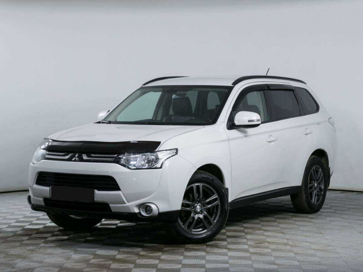 Mitsubishi Outlander с пробегом — 2012 год. Фото: #0