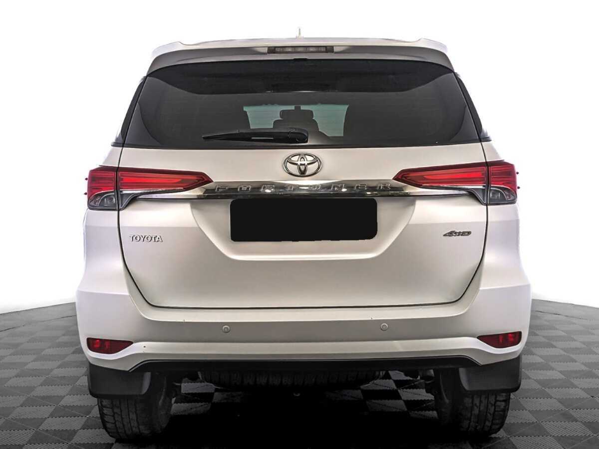 Toyota Fortuner с пробегом — 2018 год. Фото: #5