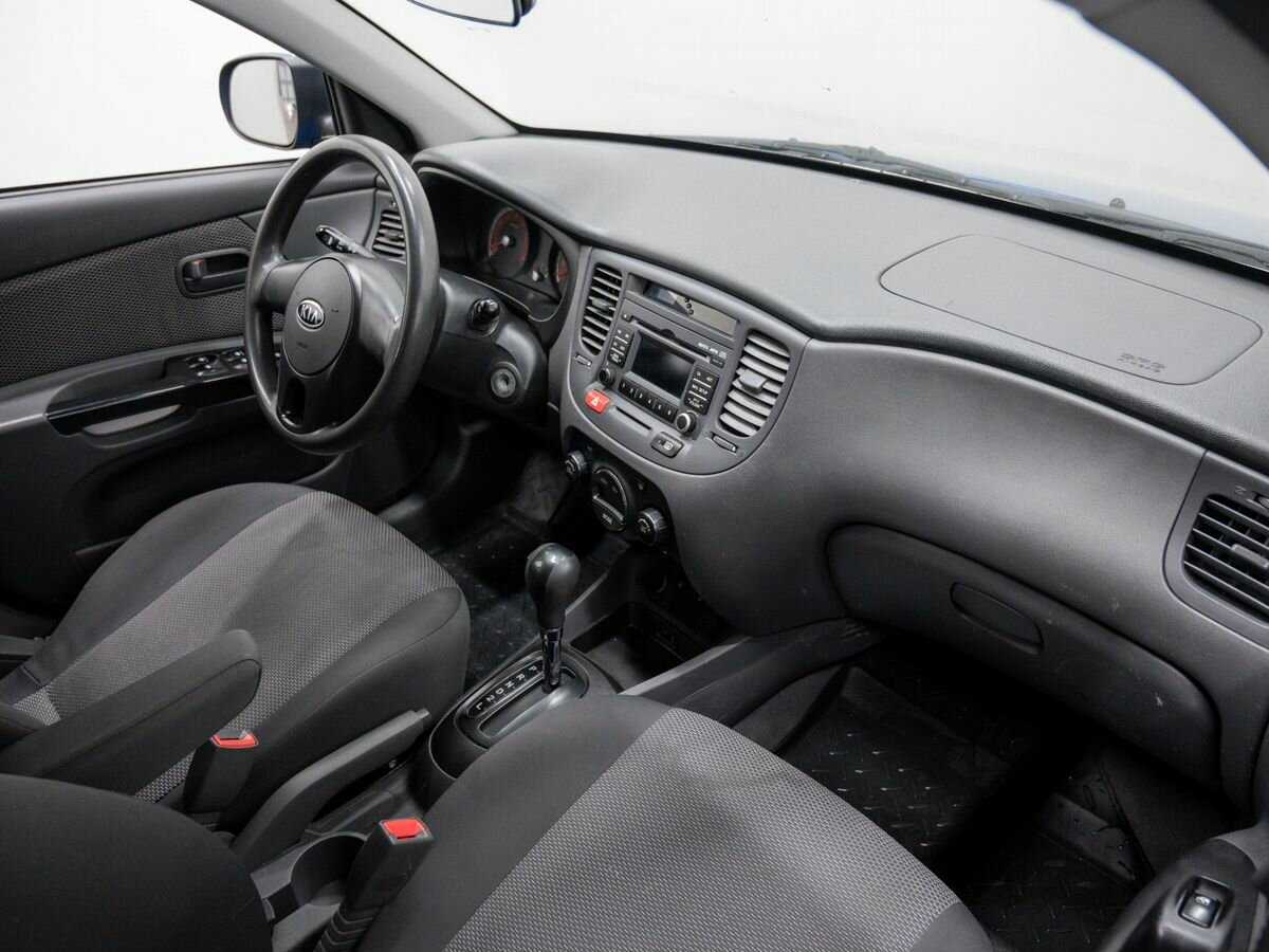 Kia Rio с пробегом — 2011 год. Фото: #5