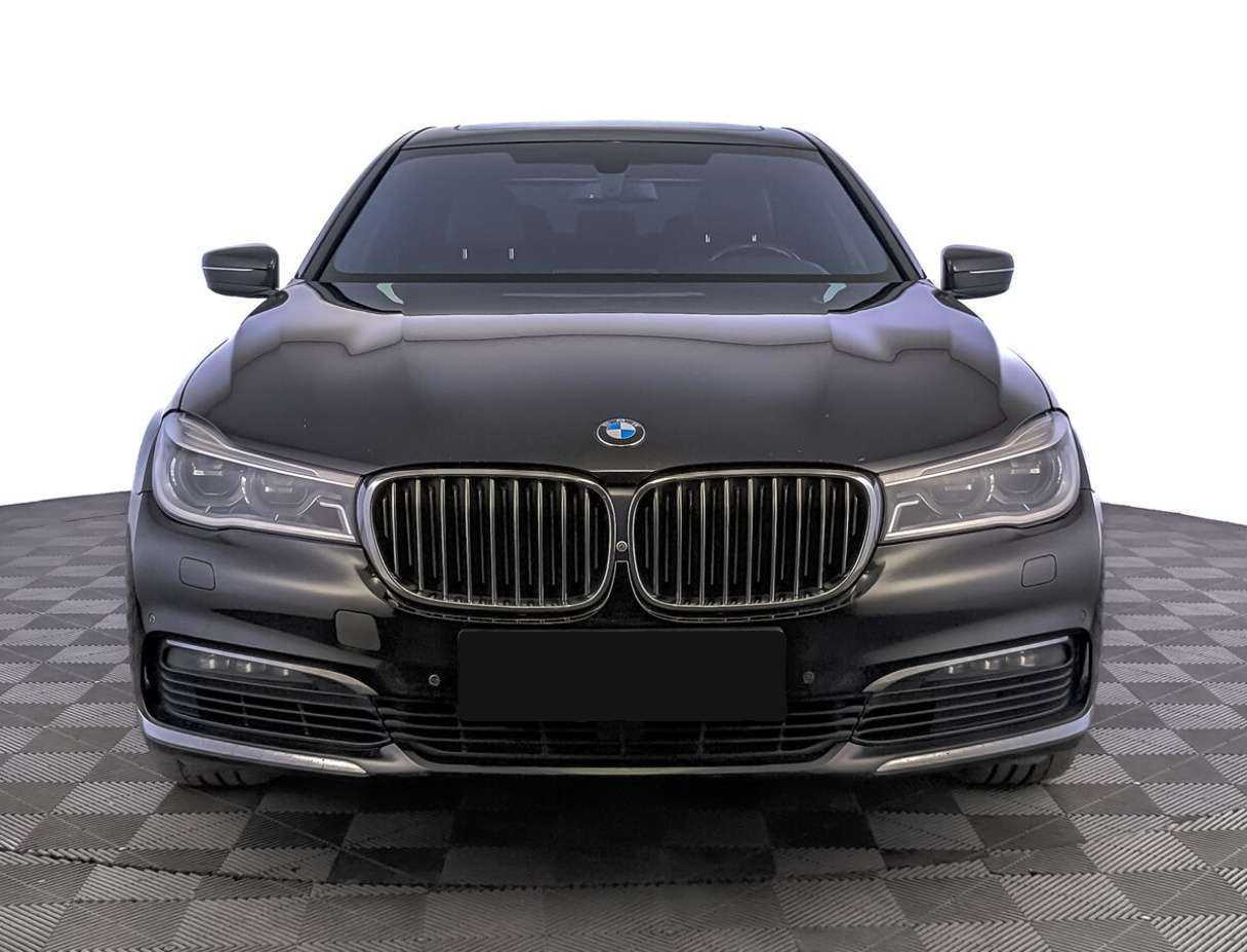 BMW 7 серии с пробегом — 2017 год. Фото: #1