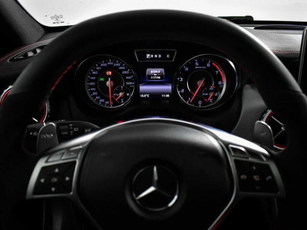 Mercedes-Benz GLA AMG с пробегом — 2015 год. Фото: #25