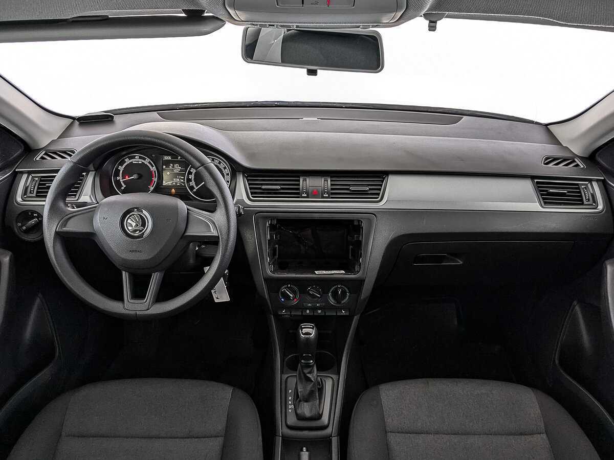 Skoda Rapid с пробегом — 2019 год. Фото: #12
