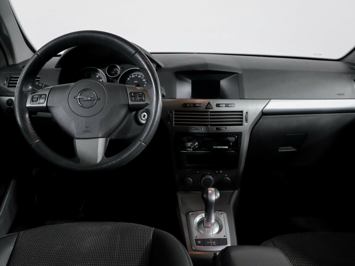 Opel Astra с пробегом — 2006 год. Фото: #8