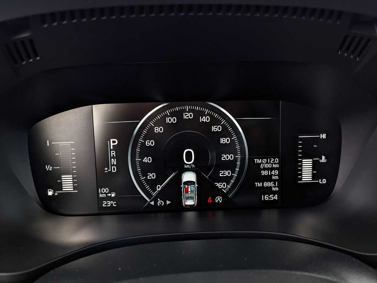 Volvo XC60 с пробегом — 2018 год. Фото: #13