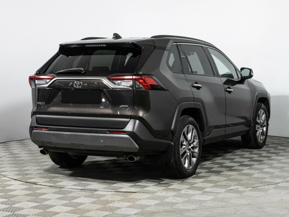 Toyota RAV4 с пробегом — 2020 год. Фото: #4