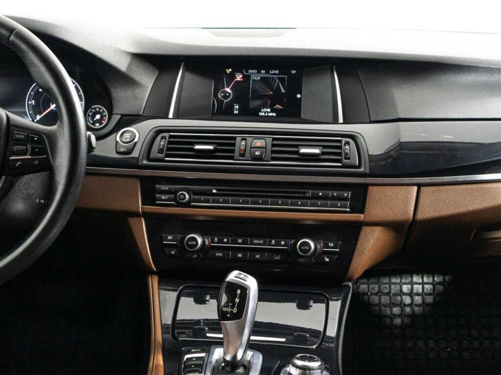 BMW 5 серии с пробегом — 2015 год. Фото: #13