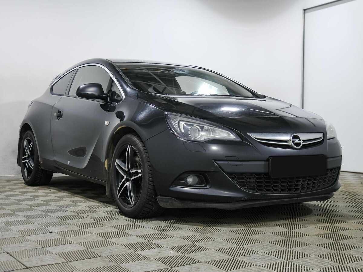 Opel Astra с пробегом — 2012 год. Фото: #2