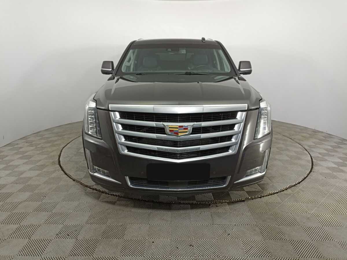 Cadillac Escalade с пробегом — 2016 год. Фото: #1