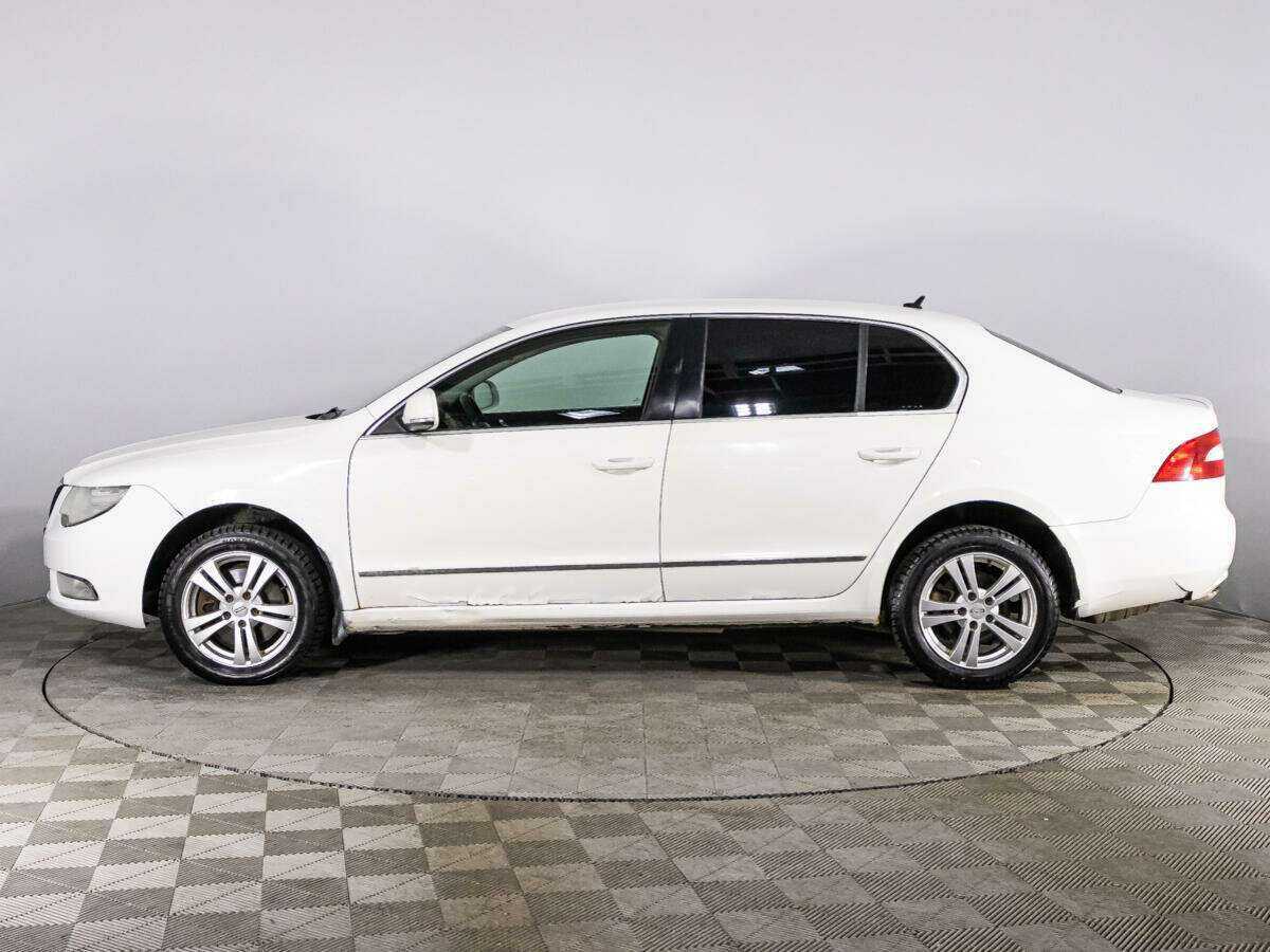 Skoda Superb с пробегом — 2011 год. Фото: #7